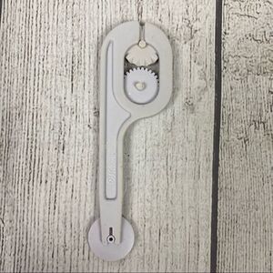 Wilton Fondant cutter & multi shape hand press